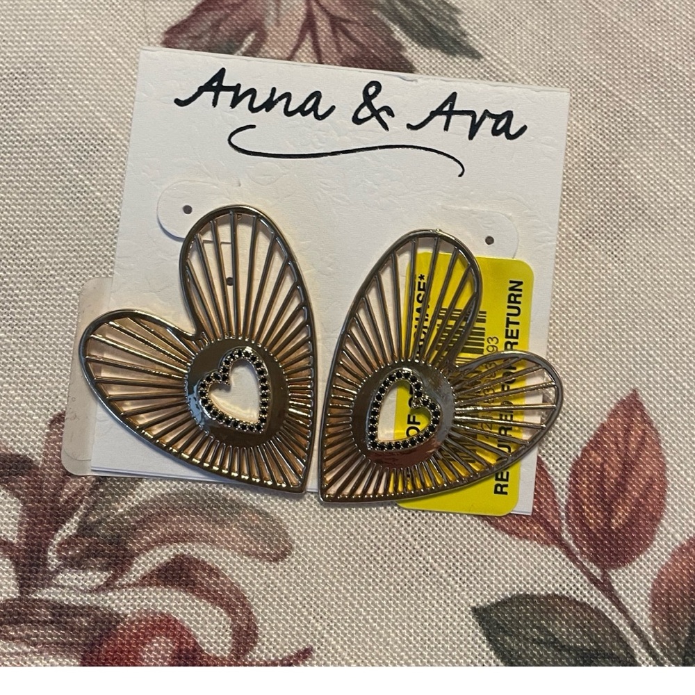 Anna & Ava Gold Heart Filigree Earrings